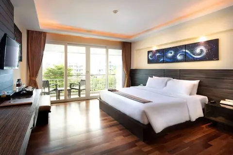 R Mar Resort & Spa in ตำบลป่าตอง — foto 3