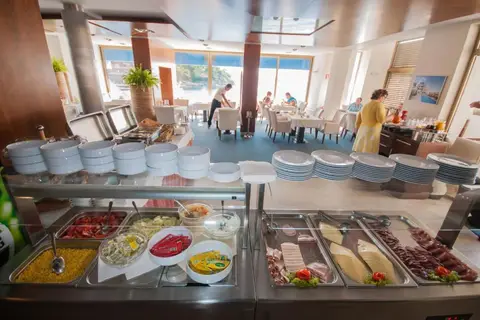 Hotel Maxim in Bozava — foto 6