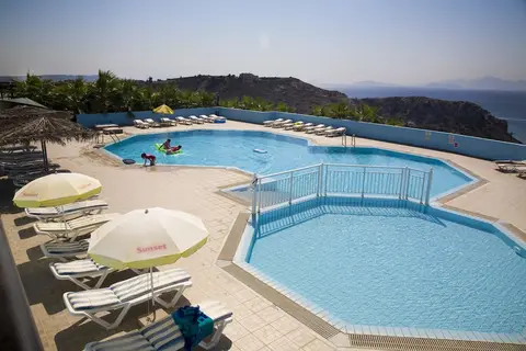 Pantheon Hotel in Αντιμάχεια — foto 8