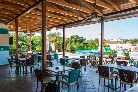 Zante Nest Studios & Apartments in Alikanas — foto 10