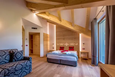 Tevini Dolomites Charming Hotel in Commezzadura — foto 5