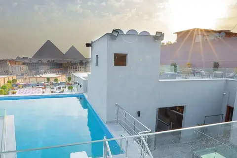 Pyramid Front Hotel in كفرة نصار