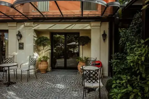 Ebel Boutique Hotel Tirana in Tirana — foto 7