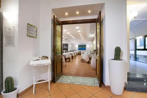Panorama Palace Hotel in Meta — foto 24