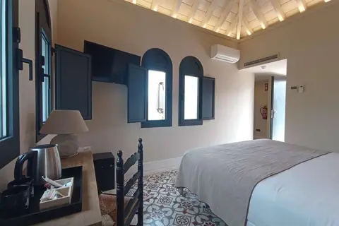 Uma Suites Parada del Marques in Sevilla — foto 3