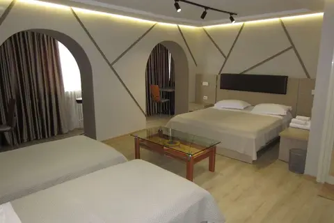 Freddy's Hotel in Tirana — foto 5