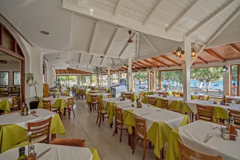 Alianthos Beach in Πλακιάς — foto 14