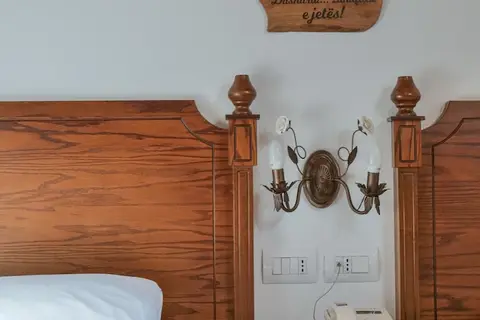 Hotel Bineri in Gjirokastra — foto 23