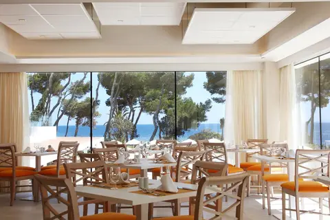 Iberostar Selection Santa Eulalia Ibiza in Santa Eulària des Riu — foto 3
