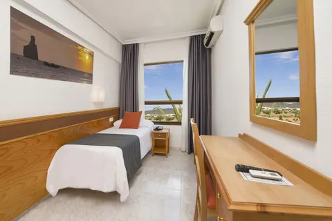 Vibra Mare Nostrum in Ibiza — foto 7