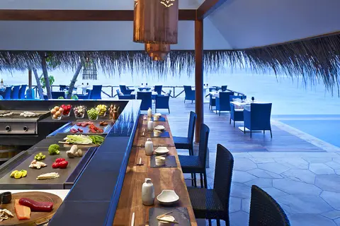 Taj Coral Reef Resort & Spa, Maldives in Nooraanee Shop, foto 12