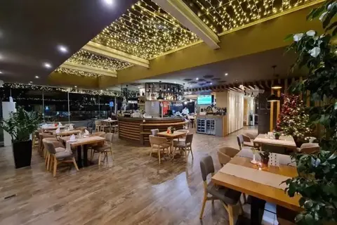 Regina City Hotel in Vlorë — foto 4