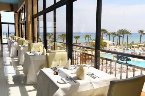 Constantinos The Great Beach Hotel in Παραλίμνι — foto 7