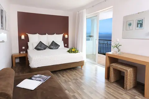 Pantokrator Hotel in Μπαρμπάτι — foto 24