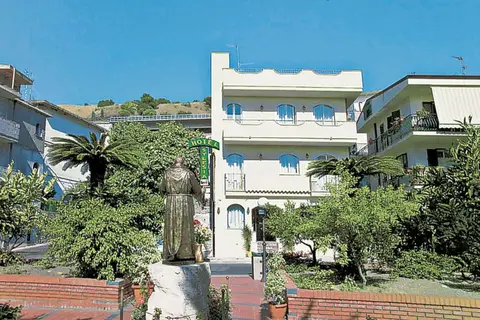 Hotel Sylesia in Letojanni — foto 9