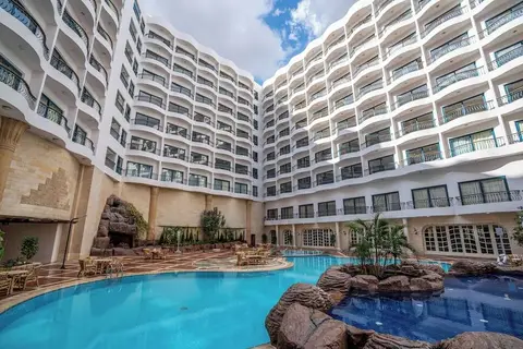 Azal Pyramids Hotel in Gizeh