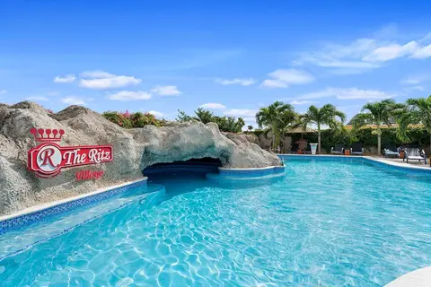 The Ritz Village in Peacock — foto 5
