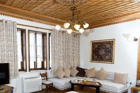 Hotel Kodra in Gjirokastra — foto 26