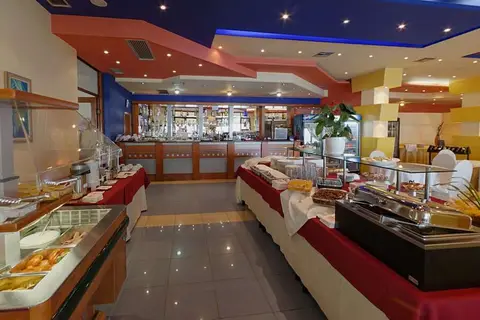 Hotel New York in Vlorë — foto 22