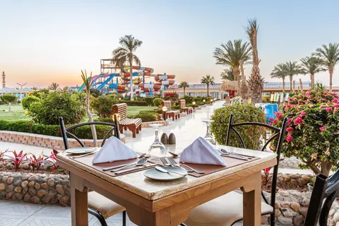 Sunrise Solara Aqua Park in Al Ahia' — foto 15