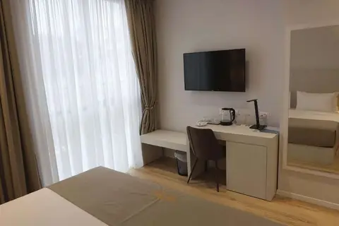 Metro Hotel Terminal in Tirana — foto 2
