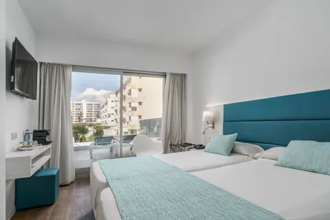 Alua Leo in Palma de Mallorca — foto 12