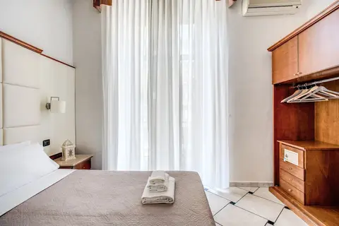 Hotel Garibaldi in Napels — foto 27