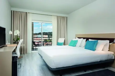 Hotel TRYP by Wyndham Lisboa Caparica Mar in Costa da Caparica — foto 12