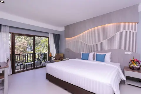 Amora Beach Resort Phuket in ตำบลเชิงทะเล — foto 3