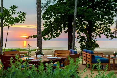 OUTRIGGER Khao Lak Beach Resort in ท่าเสด็จ — foto 16