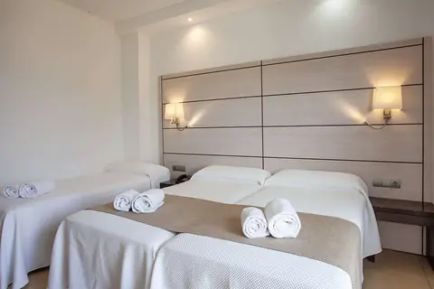 Hotel Puchet in Sant Antoni de Portmany — foto 4