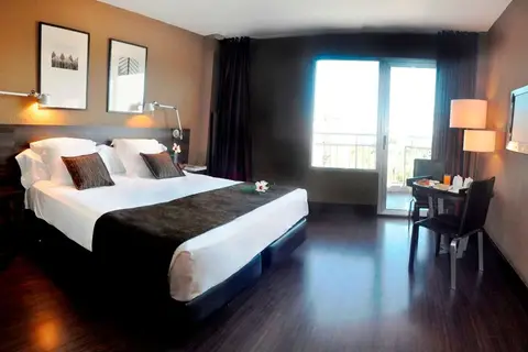 Hotel Medium Valencia in Valencia — foto 15