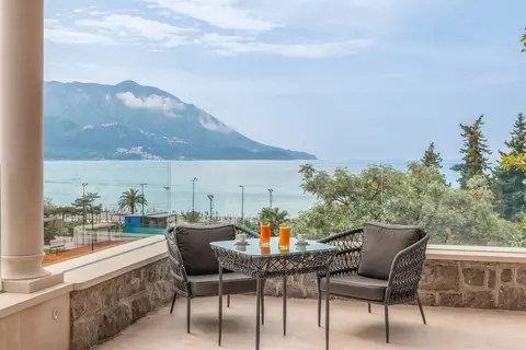 Iberostar Waves Bellevue in Becici — foto 16