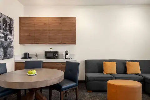 La Quinta Inn & Suites by Wyndham San Luis Obispo Downtown in San Luis Obispo — foto 15