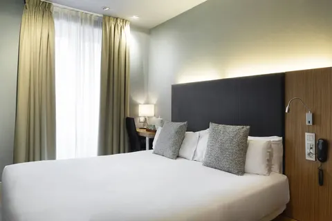 Hotel Petit Palace Tres Cruces foto 2