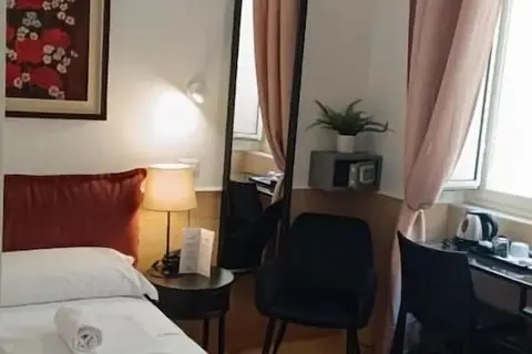 H22 Hotel in Napels, foto 28