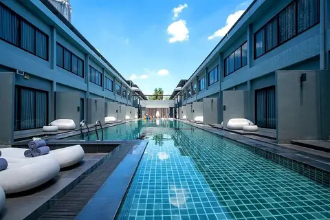 S Ratchada Leisure Hotel in Bangkok
