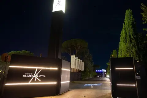 Black Hotel in Rome — foto 28