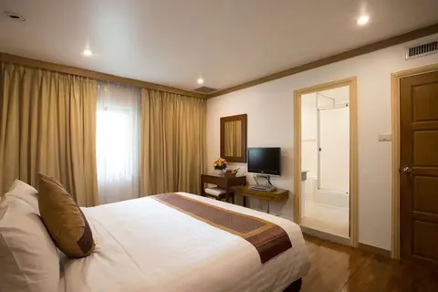 Tarntawan Hotel Surawong Bangkok​ in Bangkok — foto 11