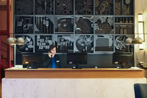 H10 Puerta de Alcalá in Madrid — foto 15