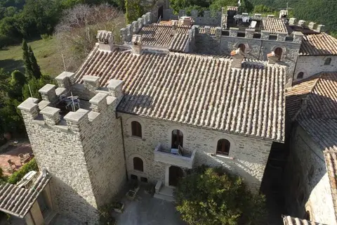 Castello di Giomici in Valfabbrica, foto 9