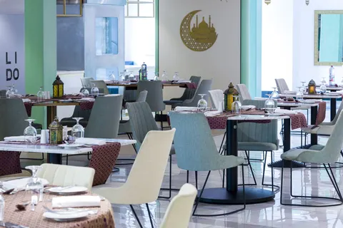 Queen Elizabeth 2 Hotel in دبي — foto 9