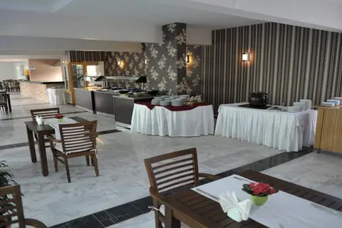 Mert Seaside Hotel in Marmaris — foto 7
