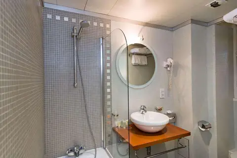 Best Western Plus Hotel Mercedes Arc de Triom in Parijs, foto 8