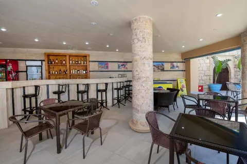 Sunrise Hotel Studios Apartments in Σφακάκι — foto 13
