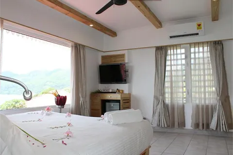 Le Relax Hotel & Restaurant in Anse Royale — foto 3