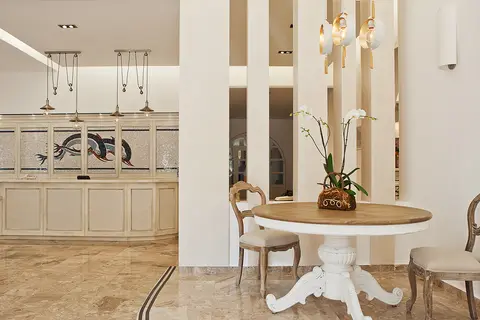 Kamari Hotel in Πλατύς Γιαλός — foto 11