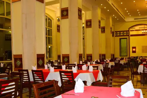 Royal Lagoons Resort & Aqua Park in الهضبه — foto 25