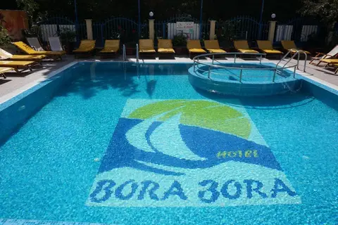 Bora Bora Hotel in Несебър — foto 4