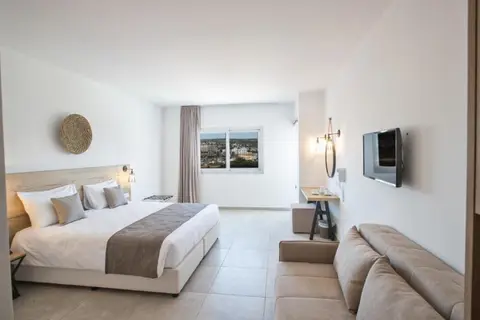 Bohemian Gardens Hotel in Παραλίμνι — foto 19
